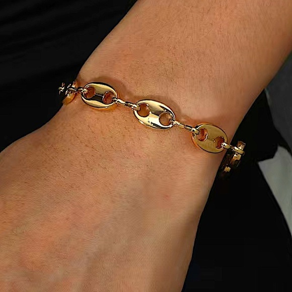 Stainless Steel Gold Pig Nose Bracelet - Picture 1 of 2